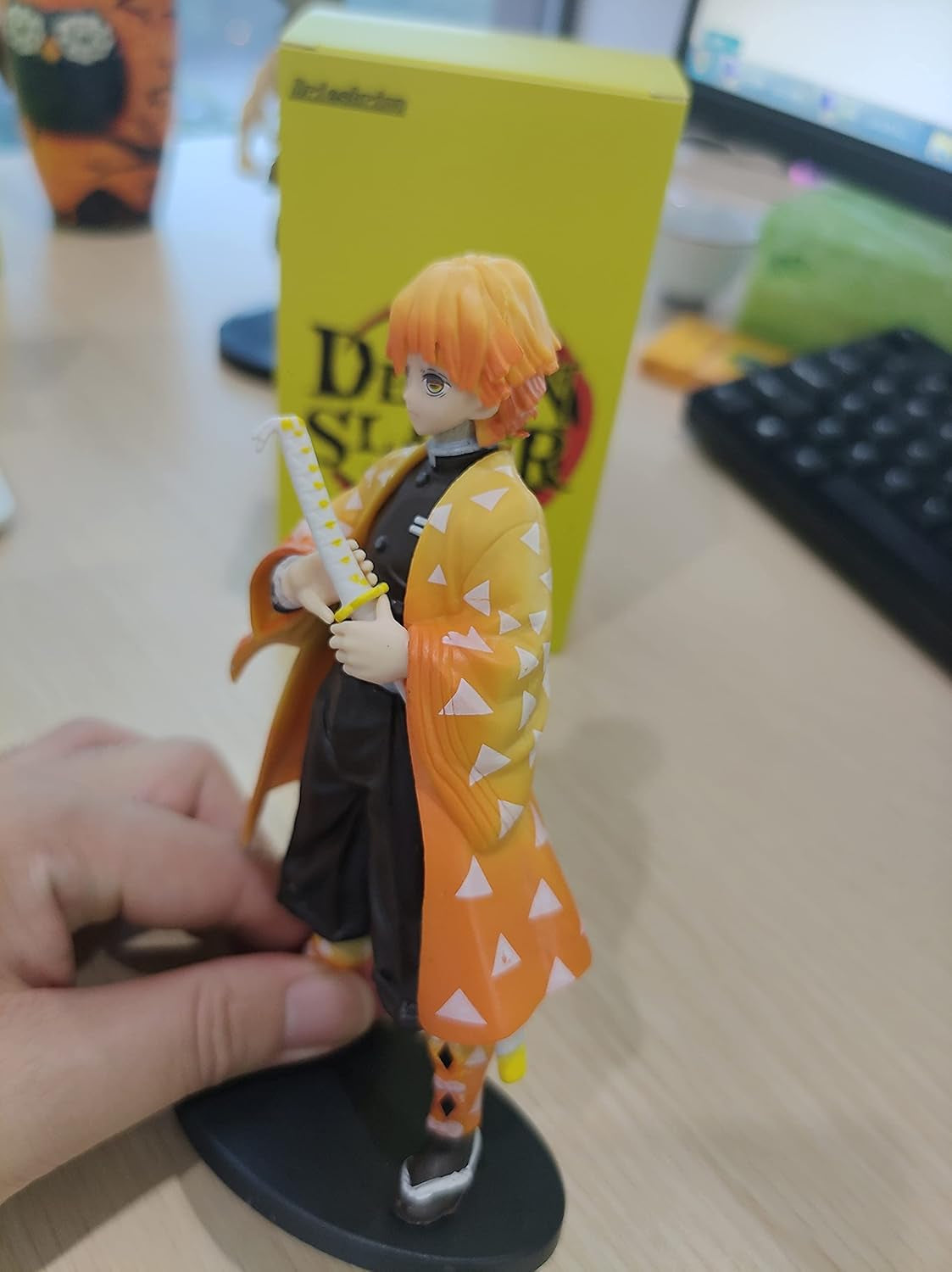 Demon Slayer Figure Action Figure Zenitsu Agatsuma Bedroom Desktop Decoration Tanjirou Figure Toy Doll Gift for Anime Fans 6.7Inch